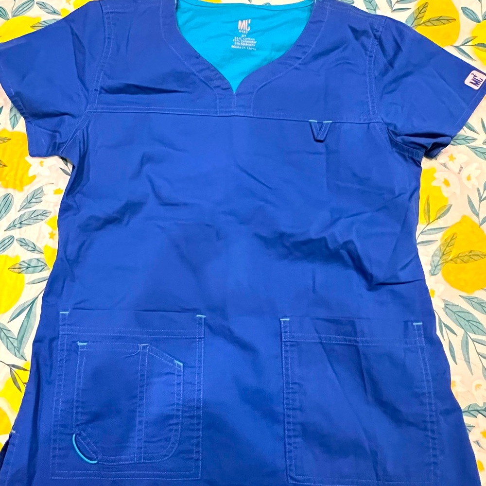 Scrub top